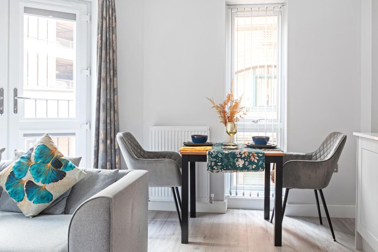 Luxurious Flat At Leicester Town Exterior photo